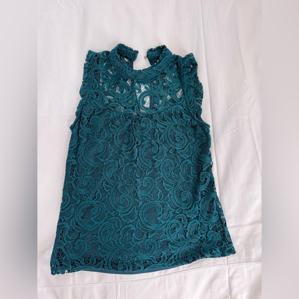 Elegant Teal Lace Sleeveless Top